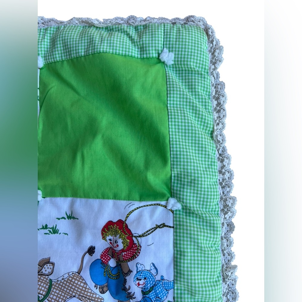 Vintage Handmade Raggedy Ann and Andy Green Gingham Quilt Lace Trim 42”x30” Baby - Picture 6 of 11